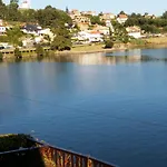 Casa De Madera Sobre El Mar *