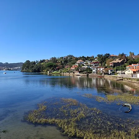 Casa De Madera Sobre El Mar *